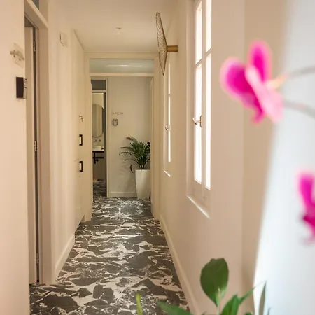 Muses Luxury Apartment *